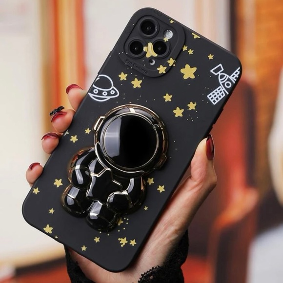 STAR ⭐️ PATTERN CASE WITH STAND -OUT PHONE GRIP FOR IPHONE 11 pro - Picture 6 of 8